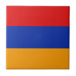 Azulejo Mosaico cerámico de bandera de Armenia<br><div class="desc">Este diseño consiste en la bandera armenia astutamente reformada para ajustarse a la superficie cuadrada de las baldosas. Un artículo decorativo y útil que haría un regalo perfecto para los que les gusta recordar Armenia.</div>