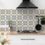 Azulejo Motivo amarillo azul marino blanco<br><div class="desc">Presentamos nuestro magnífico y único azulejo de cerámica que es perfecto para llevar un toque mediterráneo a su casa. Con su moderna decoración ornamental en un llamativo azul marino y amarillo sobre un fondo blanco crujiente, esta baldosa infundirá su espacio con estilo y elegancia. Ya sea que esté buscando mejorar...</div>