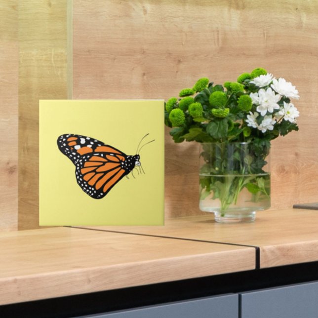 Azulejo Naranja de Ilustracion de mariposa monarca y amari (Let this elegant monarch butterfly grace your kitchen, bathroom or other tiled space!)