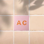 Azulejo Naranja retro personalizado y monograma rosado<br><div class="desc">Naranja retro personalizado y mosaicos decorativos de monograma rosado</div>