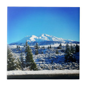 Azulejo Nieve de invierno en el Monte Shasta, CA