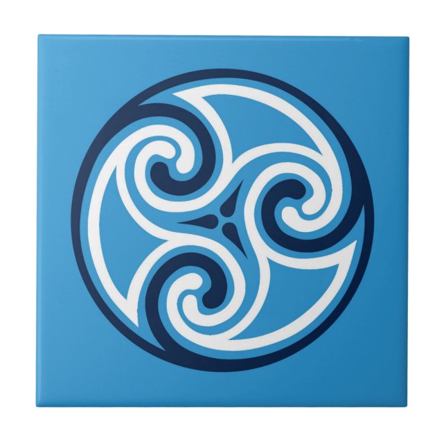 Azulejo Ornamento de Triskele Celta, azul cielo y blanco  (Frente)