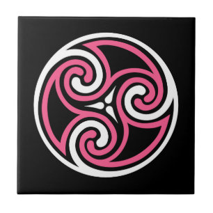 Azulejo Ornamento de Triskele Celta, Fuchsia, negro y blan