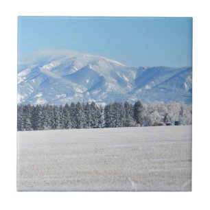 Azulejo Paisaje invernal de árboles, nieve y montañas