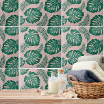 Azulejo Palm rosa y verde tropical deja un patrón sin mar<br><div class="desc">El trópico de hojas de palmera rosadas y verdes sin mar es un diseño vibrante y animado con un surtido de hojas de palmera rosas y verdes dispuestas en forma repetitiva. El patrón tiene una distribución perfecta, lo que significa que los bordes del diseño se mezclan perfectamente para crear un...</div>