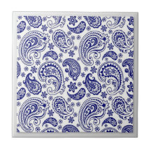 Patrón de China azul y blanca con diseños paisleys