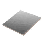 Azulejo Patrón de malla geométrica gradiente gris<br><div class="desc">Gris Gradiente Patrón de malla geométrica regalos únicos para él. Malla geométrica elegante y fresca del Triángulo con gradiente gris blanco negro. , gris,  gris,  gradiente,  malla,  triángulo,  triángulos,  geometría,  geométrica,  patrón,  fresco,  , negro,  blanco</div>