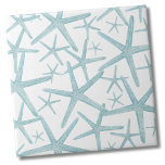 Azulejo Patrón de playa azul verde azulado<br><div class="desc">Un bonito y moderno diseño de playa verde azulada de color azul claro con estrellas de mar. Si quieres usar esta baldosa como una pequeña montaña o un trívet para una bebida o un plato.. o quieres ir grande con un chaparrón de cocina, o baldosas de baño, ¡depende de ti!...</div>