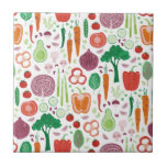 Azulejo Patrón de verduras divertidas<br><div class="desc">Delicioso y divertido patrón de verduras saludables perfecto para una cocina de gourmet,  un negocio vegetariano,  vegetariano u otro tipo de restauración,  café,  restaurante,  granjero,  verdulero,  nutricionista,  cocinero o chef. Arte original de Nic Squirrell.</div>