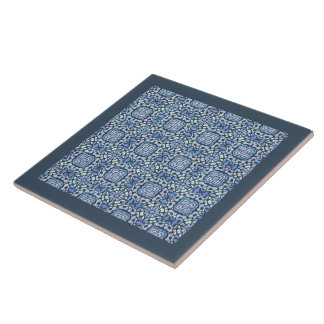 Azulejo Patrón decorativo intrincado blanco y azul de Dama