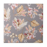 Azulejo Patrón floral beige rosa de pampas<br><div class="desc">Un suave fondo gris/rosa "rosa de montaña". Decorada con pasto pampas y flores rosas y pasto beige y dorado.</div>