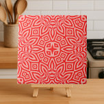 Azulejo Patrón geométrico del mosaico del aleidoscópico de<br><div class="desc">Bonito y único diseño de cerámica decorativa con un diseño de mosaico impecable en tonos rojos y crema.</div>
