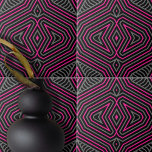 Azulejo Patrón geométrico moderno gris rosado negro<br><div class="desc">Esta cerámica es una impresionante combinación de diseño contemporáneo y color vibrante. La pieza central de la baldosa es un rosa profundo y rico que transmite tanto elegancia como misterio. Esta zona intermedia está rodeada por un diseño de borde dinámico que se asemeja a las rayas de cebra, pero con...</div>