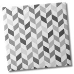 Azulejo Patrón hueso de arenisca gris simple<br><div class="desc">Utilice este sencillo fondo de hueso de arenque gris y blanco para personalizar sus propios elementos con sus iniciales o personalizar para sus propias necesidades. Ya sea que quieras usar esta baldosa como una pequeña montaña o un trívet para una bebida o un plato... te vas a lo grande con...</div>
