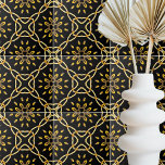 Azulejo Patrón lujoso oro negro árabe marroquí<br><div class="desc">Elegante y lujoso diseño de cerámica con un diseño impecable de formas geométricas de oro falsas sobre un fondo negro.</div>