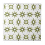 Azulejo Patrón moderno de estreno verde y blanco de mediad<br><div class="desc">Diseño de inspiración moderna de mediados del siglo XX, con estampados de estampados verdes retro en un fondo blanco. Diseño sencillo y moderno. Crea tu propio patrón de personalizado cargando una nueva imagen, o usa el botón "mensaje" para contactar con el diseñador para obtener ayuda. Para crear su propio diseño...</div>