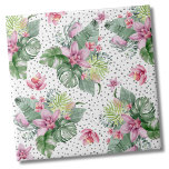 Azulejo Patrón tropical floral<br><div class="desc">Un diseño tropical que abarca la belleza tranquila de la naturaleza, mezclada con un toque lúdico. Mezcla de hojas tropicales verdes tranquilizantes, como hojas de plátano, palmas, hojas de monstera y plantas de princesas rosas, junto con flores orquídeas moradas y flores de protea tranquilizantes, entrelazadas con otros follajes. Añadiendo un...</div>