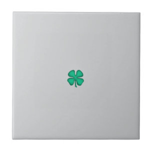 Azulejo pequeño gris de trébol irlandés de 4 hojas