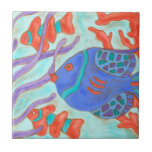 Azulejo Pescado pop<br><div class="desc">Bañarse bajo el mar con este bonito pescado de color agua. Esta pintura de Nancy Slocum captura la hermosa vida acuática bajo los mares. Capta los peces multicolores rodeados de kelp salvajes mientras nadan rápidamente. Consigue tus hermosos peces hoy en tu próximo producto de Zazzle.</div>