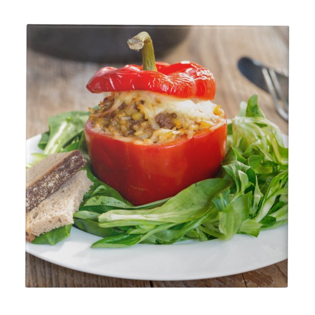 Azulejo Pimientos rellenos al horno con salsa de carne y q (Frente)