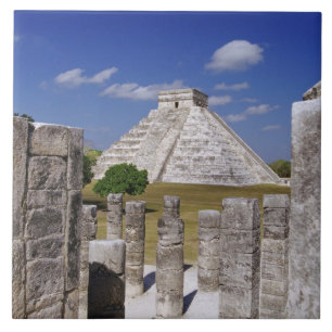 Azulejo Pirámide de Kukulcan según lo visto del grupo de