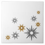 Azulejo Plata Starburst y Oro Modernos De Mediados Del Sig<br><div class="desc">Diseño de inspiración moderna de mediados del siglo XX,  con estrellas de plata retro vintage y oro en un fondo blanco. Diseño sencillo y moderno.</div>