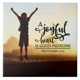 Azulejo Proverbios 17:22 Un corazón alegre es buena medici