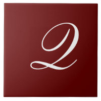 Q Monograma Blanco inicial en Maroon