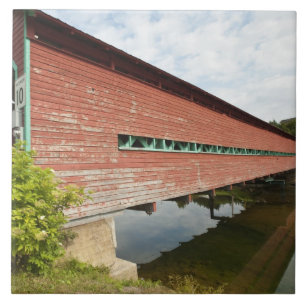 Azulejo   Quebec, Canadá. Puente cubierto Galipeault en