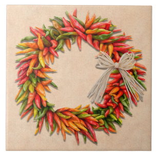 Azulejo Ristra Wreath del suroeste de Chile en Adobe Wall