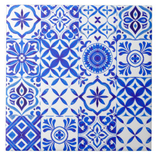 Azulejo Rojo Decorativo en Patrón de Parcheo de Ba
