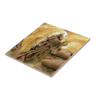 Azulejo Sándwich de carne asada con queso cremoso de cabra