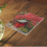 Azulejo Santuario de jardines japoneses y hojas de otoño<br><div class="desc">Baldosas de cerámica que muestran la imagen de un santuario de jardín rojo y hojas de arce de otoño rojas en un jardín japonés. Seleccione su tamaño de mosaico. ¡Hace un trivet de cocina de bonito! Foto: Parque Point Defiance en el Jardín Japonés.</div>