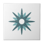 Azulejo Starburst turquesa moderna de mediados de siglo<br><div class="desc">Diseño de inspiración moderna de mediados del siglo XX con un solo estallido turquesa retro vintage sobre un fondo blanco. Diseño sencillo y moderno. Crea tu propio mosaico de personalizados cargando una nueva imagen, o usa el botón "mensaje" para contactar con el diseñador para obtener ayuda. Para crear su propio...</div>