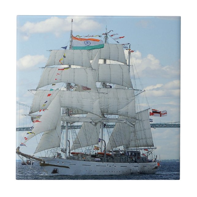 Azulejo Tarangini, barco de entrenamiento naval de la Mari (Frente)