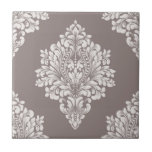 Azulejo Taupe y Cream Damask<br><div class="desc">Un patrón de damasco de taupe claro sobre un fondo de taupe más oscuro crea este llamativo diseño de baldosas cerámicas. Hermoso para un baño,  bañera,  ducha y baldosas de contraparte,  o cualquier zona (no para uso al aire libre). COINCIDIENDO con los artículos de nuestra tienda.</div>