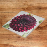 Azulejo Tile de cerámica floral oscuro rojo dahlia flor<br><div class="desc">Baldosa cerámica que muestra la foto de una hermosa y oscura flor de Dahlia. ¡Un bonito diseño floral! Seleccione su tamaño de mosaico. ¡Hace un gran trivet de cocina!</div>