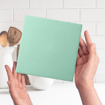 Azulejo Tile de color de la llanura verde tropical acuátic<br><div class="desc">Este sencillo, minimalista y moderno es un diseño de baldosas de color liso y sólido que combina con cualquier esquema. Se puede usar como una pared de azulejos para resaltar o pared completa para chapotear en su cocina o cuarto de baño o habitación de barro, o para reemplazar los azulejos...</div>