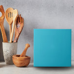 Azulejo Tile de color sólido azul ceruleano<br><div class="desc">Este sencillo, minimalista y moderno es un diseño de baldosas de color liso y sólido que combina con cualquier esquema. Se puede usar como una pared de azulejos para resaltar o pared completa para chapotear en su cocina o cuarto de baño o habitación de barro, o para reemplazar los azulejos...</div>