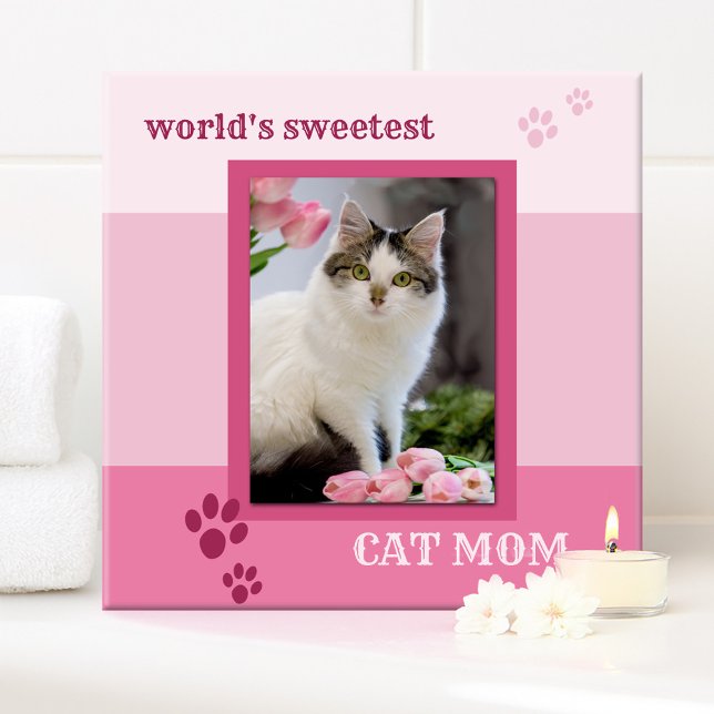 Azulejo Tile de foto de gato trenzado rosado (Cute tile featuring a photo of your own favorite kitty framed by a pink striped design with cat paws)