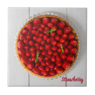 Azulejo Torta de fresa con menta en madera blanca