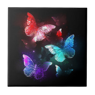 Azulejo Tres mariposas brillantes sobre fondo nocturno