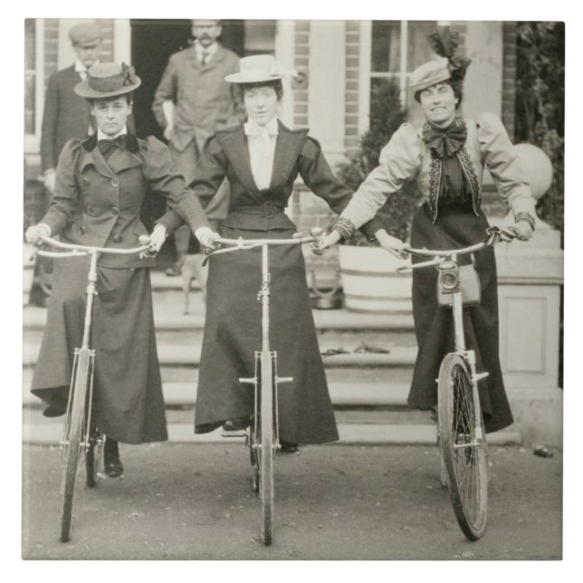 Azulejo Tres mujeres en las bicicletas, 1900s tempranos (Frente)