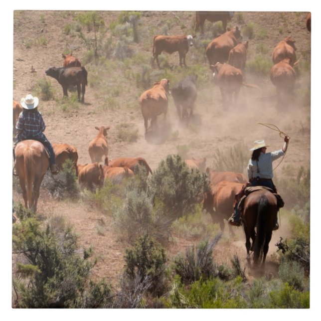 Azulejo Tres vaqueros y vaqueras que conducen ganado (Frente)