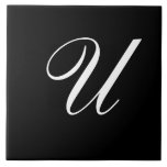 Azulejo U Monograma Blanco inicial en negro<br><div class="desc">Monograma clásico de letra blanca sobre fondo negro,  U.</div>