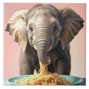 Azulejo Un elefante bebé lindo comiendo espagueti