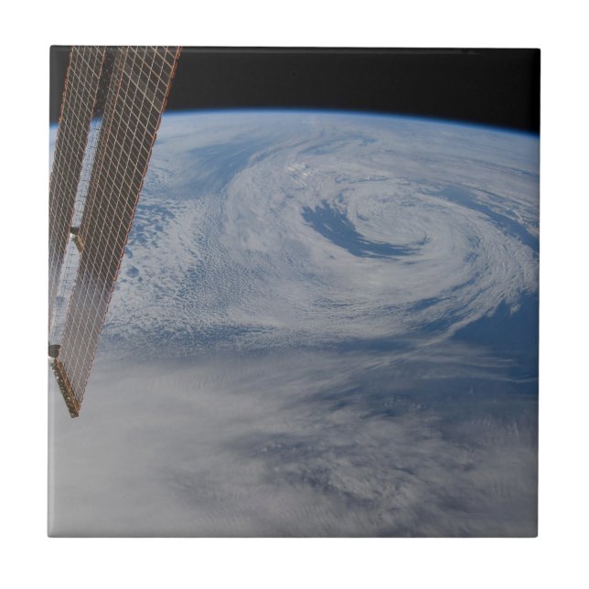 Azulejo Un Sistema De Baja Presión Mediano-Atlántica. (Frente)