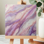 Azulejo Venas Purpurinas de Mármol de Lavanda Púrpura y Ba<br><div class="desc">Esta cerámica decorativa presenta un diseño exquisito inspirado en el encanto natural del mármol de lavanda violeta. El intrincado patrón combina armoniosamente lilas suaves y tonos violetas más profundos, evocando la serena belleza de los aromáticos campos de lavanda. Las venas brillantes y los delicados remolinos serpentean a través de la...</div>