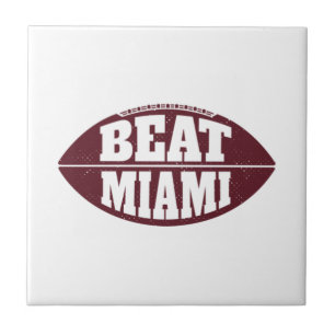 Azulejo Vence a Miami Vintage Aggie Fútbol Día de Partido