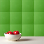 Azulejo Verde de rana sólida<br><div class="desc">Diseño sencillo de moda en color sólido verde rana.</div>